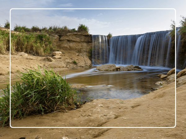 The visit to the Wadi El Rayan waterfalls.