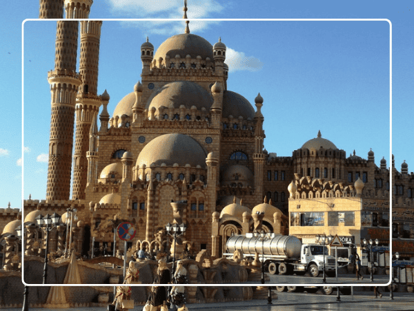 Old Market and the main mosque.