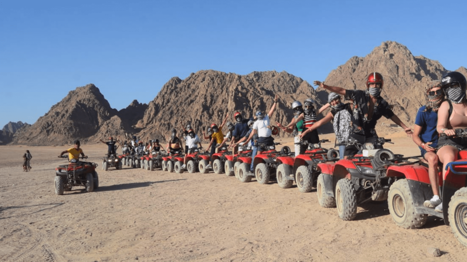 Aventura guiada en quad por el desierto del Sinaí en Sharm El Sheikh