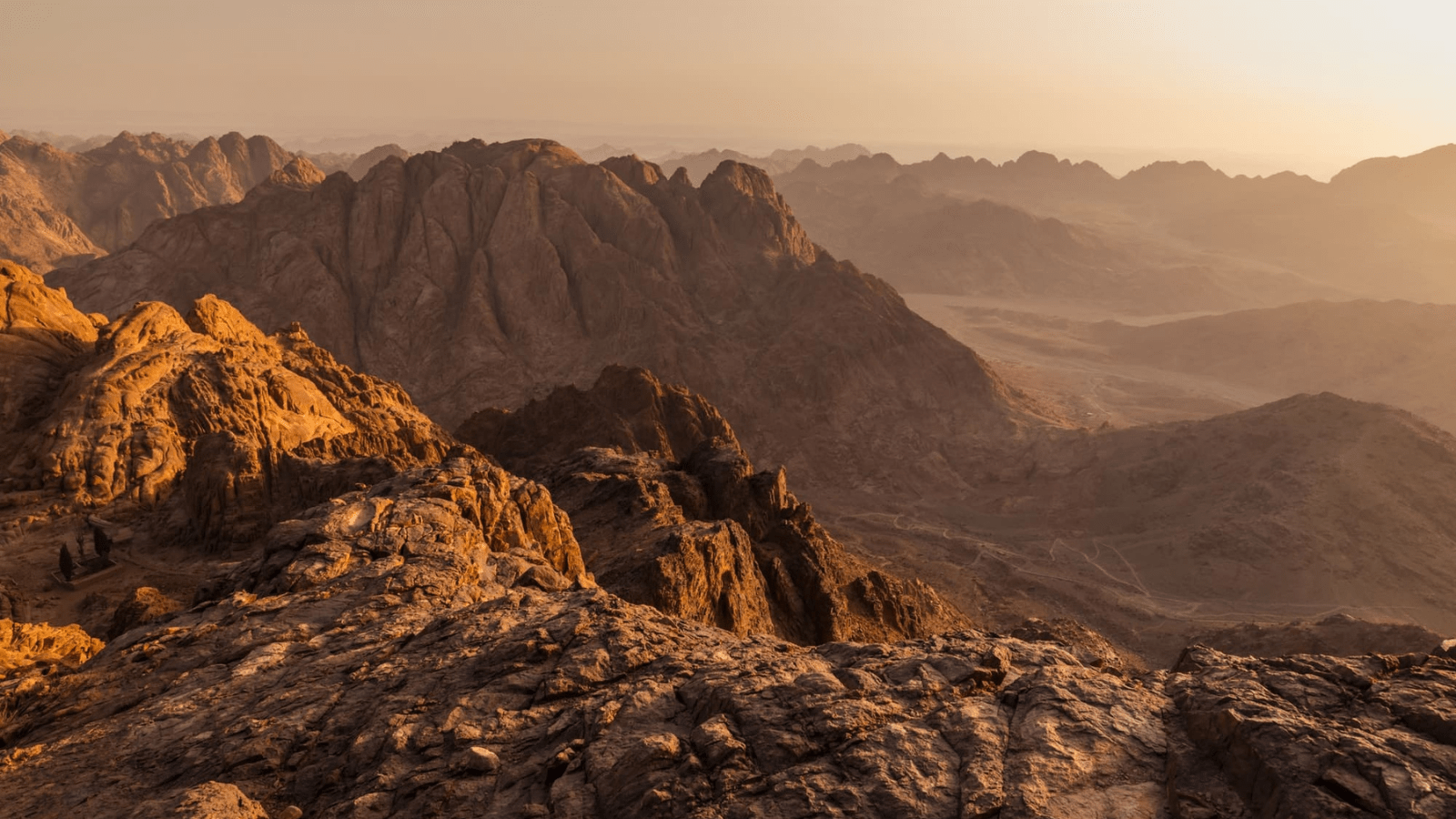 Red Sea coral and coastal scenery from Egypt Tours Club