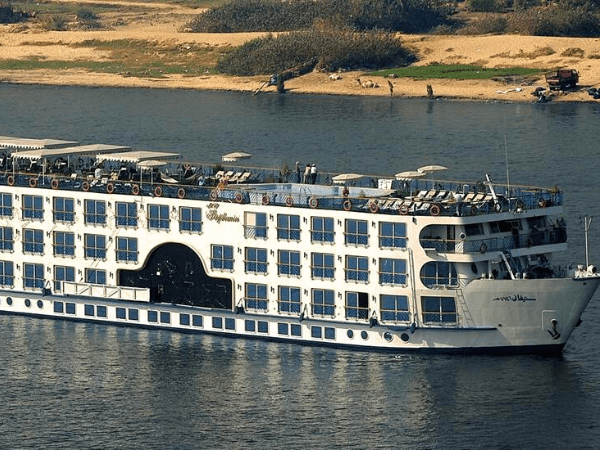 4 Days Nile Cruise from Aswan to Luxor.