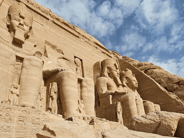 Tour di un giorno ai templi di Abu Simbel da Luxor.