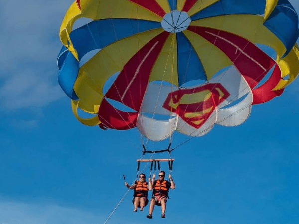 Adventurous Thrills: Parasailing in Hurghada