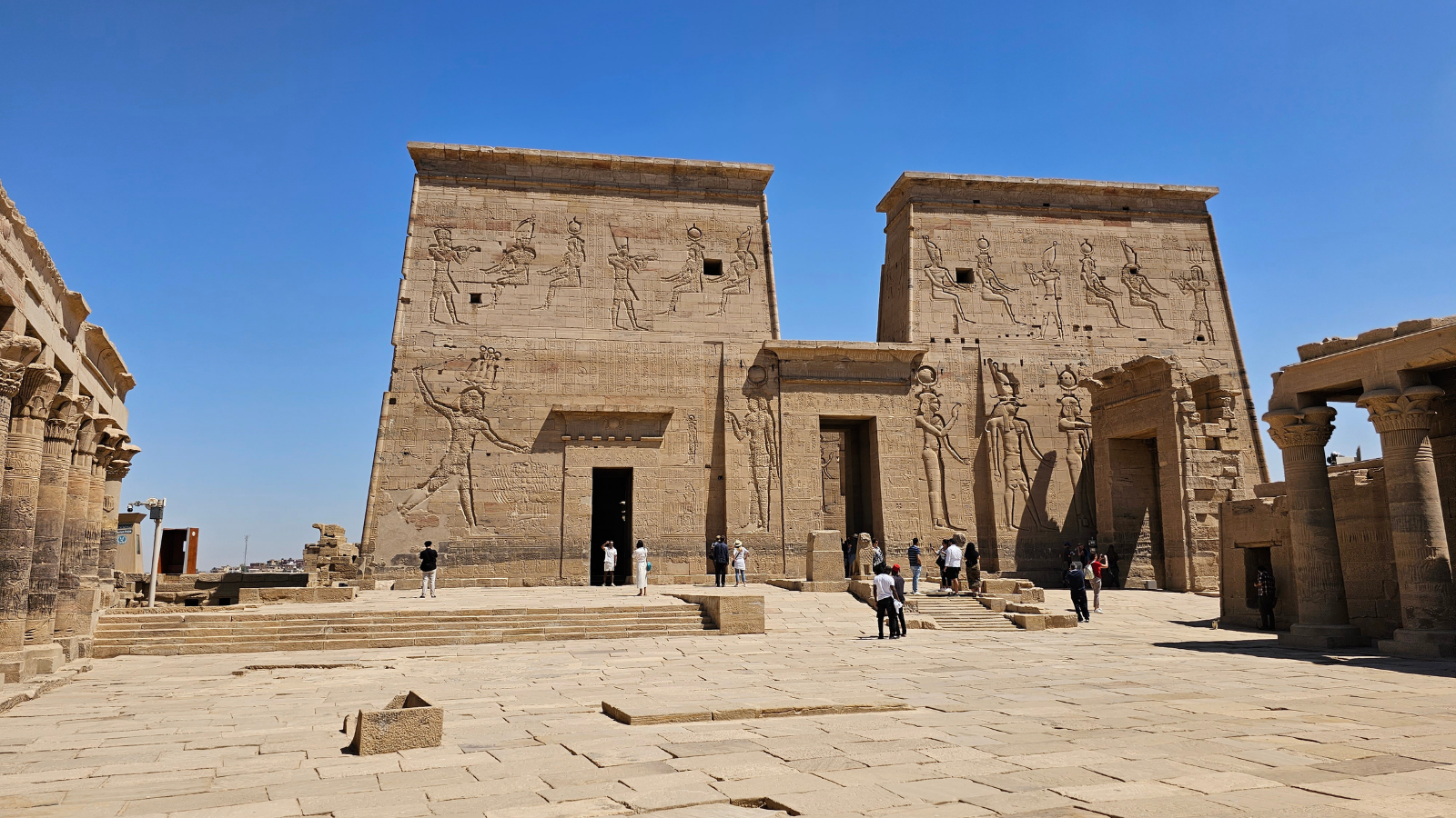 Along the Nile in 6 Days Egypt Travel Guide: Practical Tips for a Perfect Journey . banner