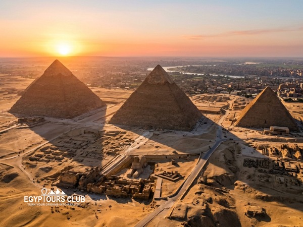 How the Pyramids of Giza Were Built: Secrets of Ancient Egyptian Engineering