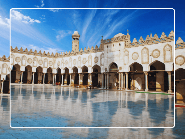 Walking in El maz street to Al Azhar Mosque.