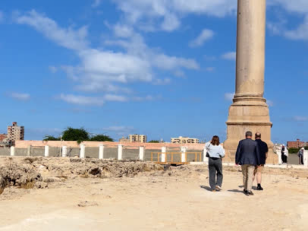 🏛️ Pompey’s Pillar