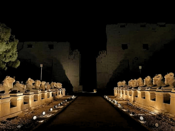 Espectáculo de luz y sonido del Templo de Karnak (visita opcional)