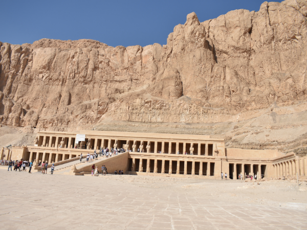 🏛️ Temple of Queen Hatshepsut (Deir el-Bahari)