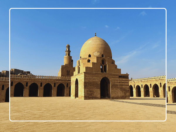 Walking from Sultan Hassan to Ibn Tulun Mosque.